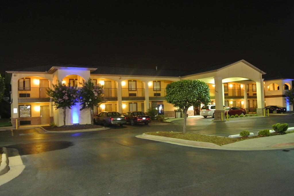 Americas Best Value Inn And Suites Little Rock Eksteriør bilde